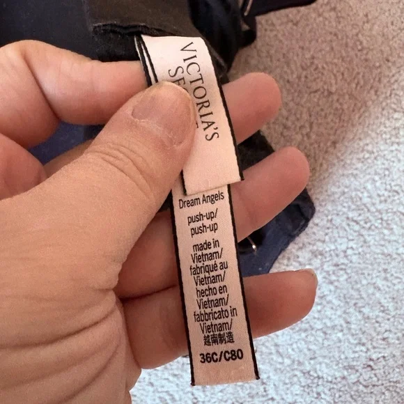 Victoria’s Secret Dream Angels Black Lace Push Up Bra - Picture 4 of 4